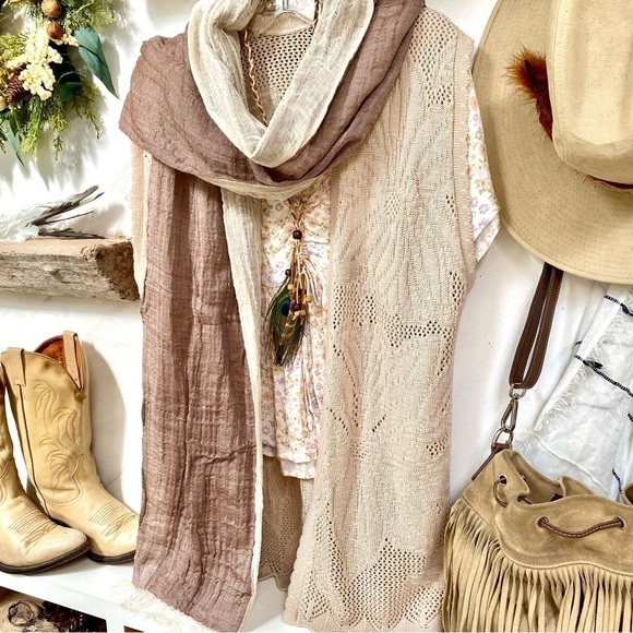 ⭐️Trendy gauze reversible scarf/wrap w prairie/cottage core vibe - Picture 10 of 14